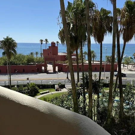 Benalbeach Con Vistas Al Mar Apartment *